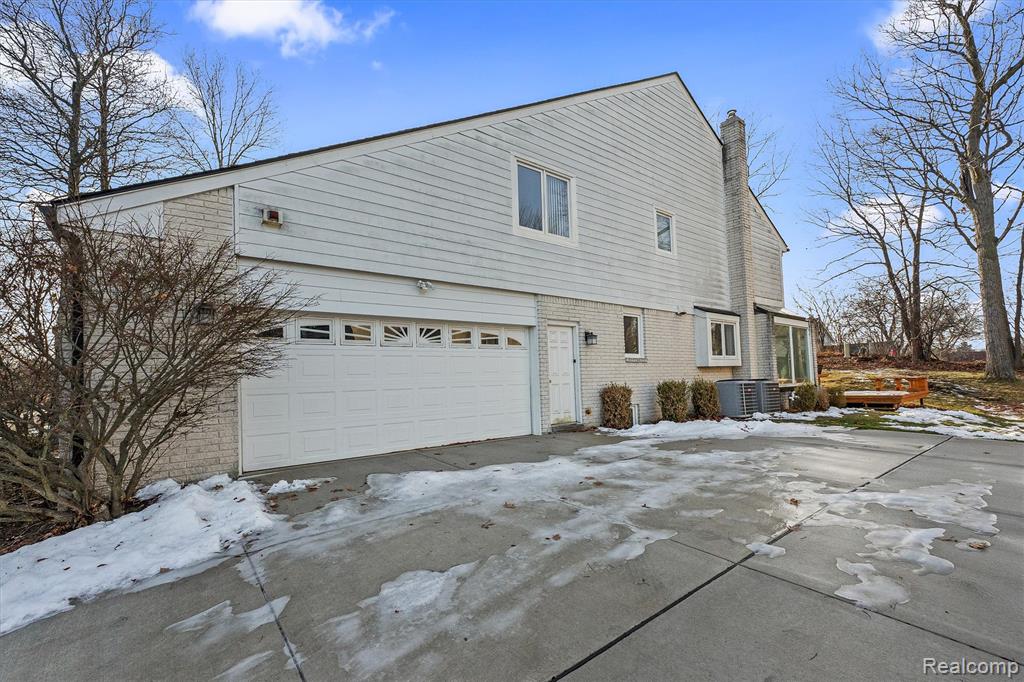 5322 Pond Bluff Drive, West Bloomfield, MI 48323 — Photo 47