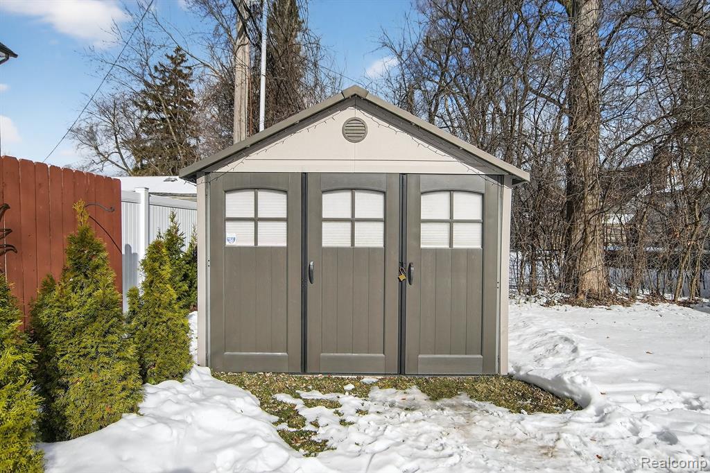 4241 Tonawanda Avenue, Royal Oak, MI 48073 — Photo 54