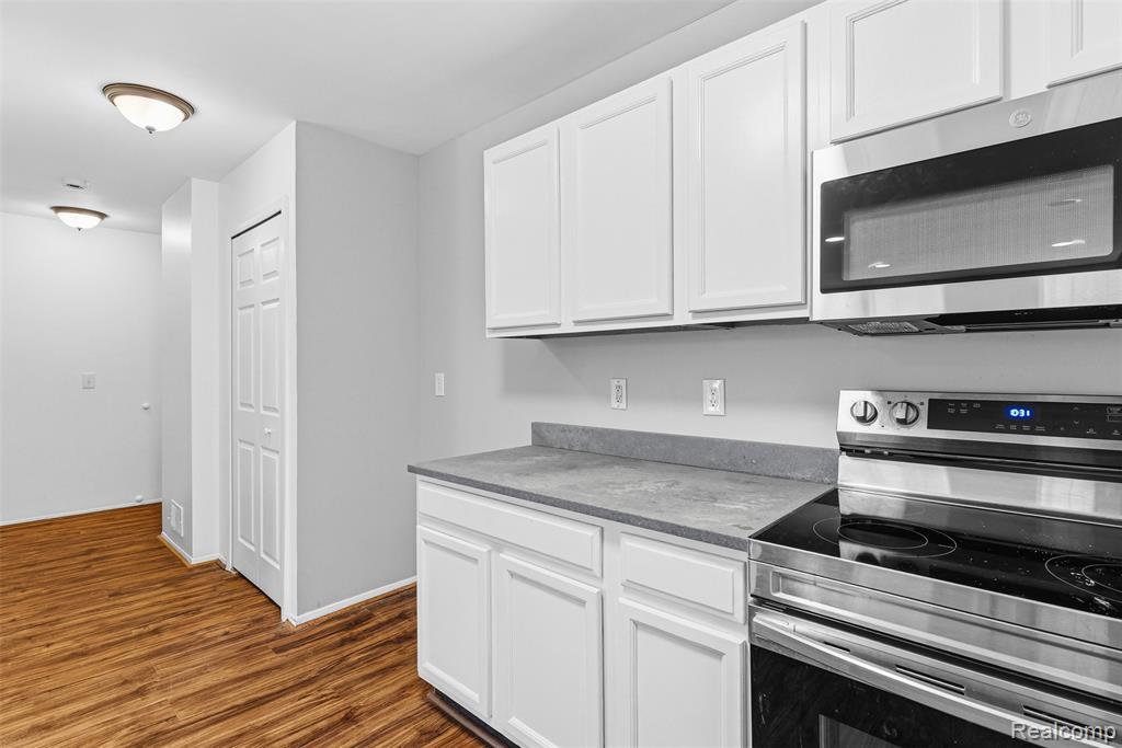 253 Stonegate W, Pontiac, MI 48341 — Photo 15