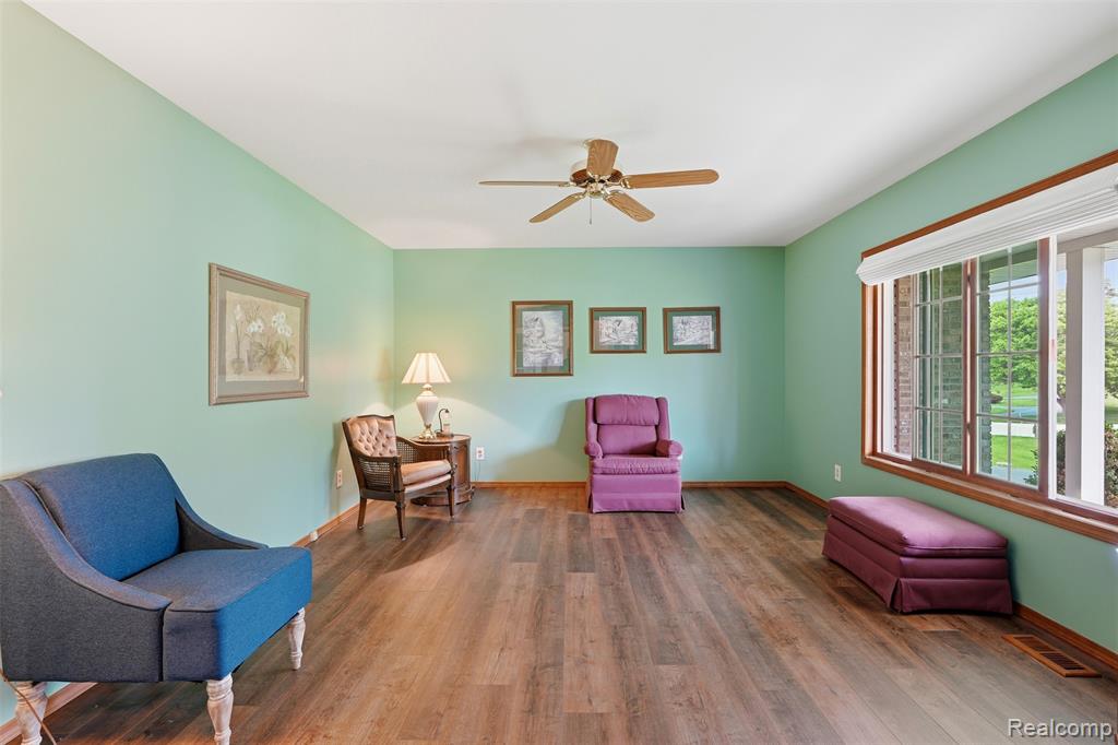 2482 Valley Lane Drive, Grand Blanc, MI 48439 — Photo 17