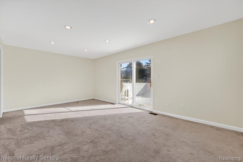 24825 Olde Orchard Street, Novi, MI — Photo 8