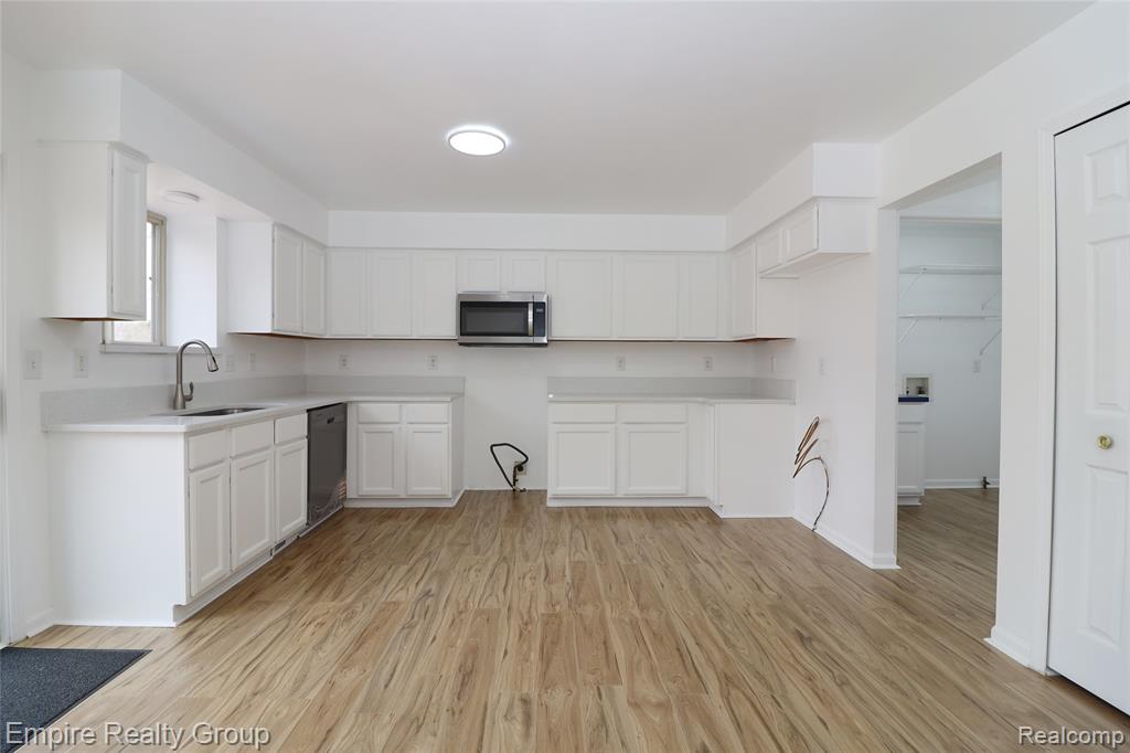41610 Conner Creek Drive, Canton, MI 48187 — Photo 11