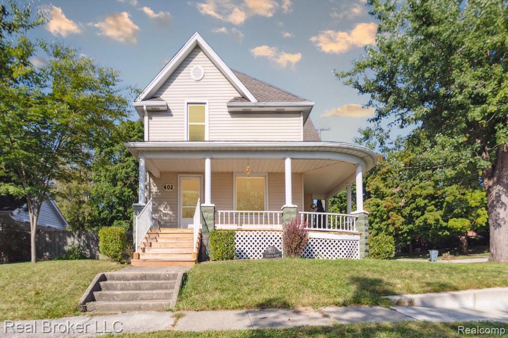 402 S 7TH Street, St. Clair, MI 48079 — front exterior