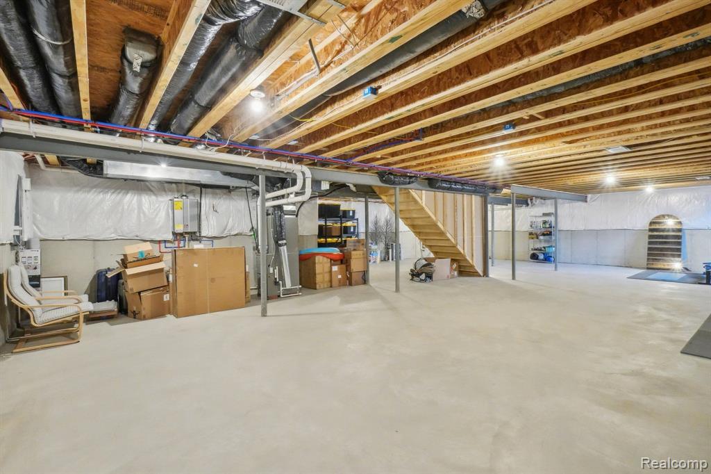 2466 MEADOW HILLS Drive, Ann Arbor, MI 48108 — Photo 48