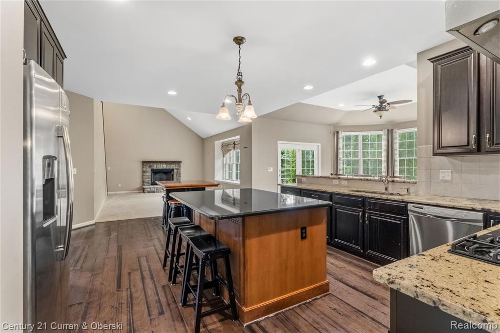 50738 Calvert Isle Drive, Novi, MI — Photo 12