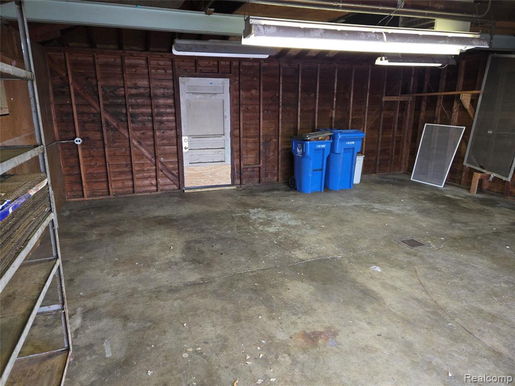 4694 Ziegler Street, Dearborn Heights, MI 48125 — Photo 19