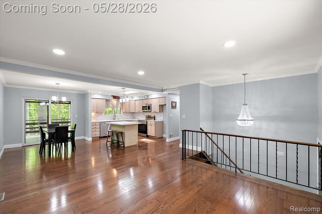 25136 Westmoreland Drive, Farmington, MI 48336 — Photo 2