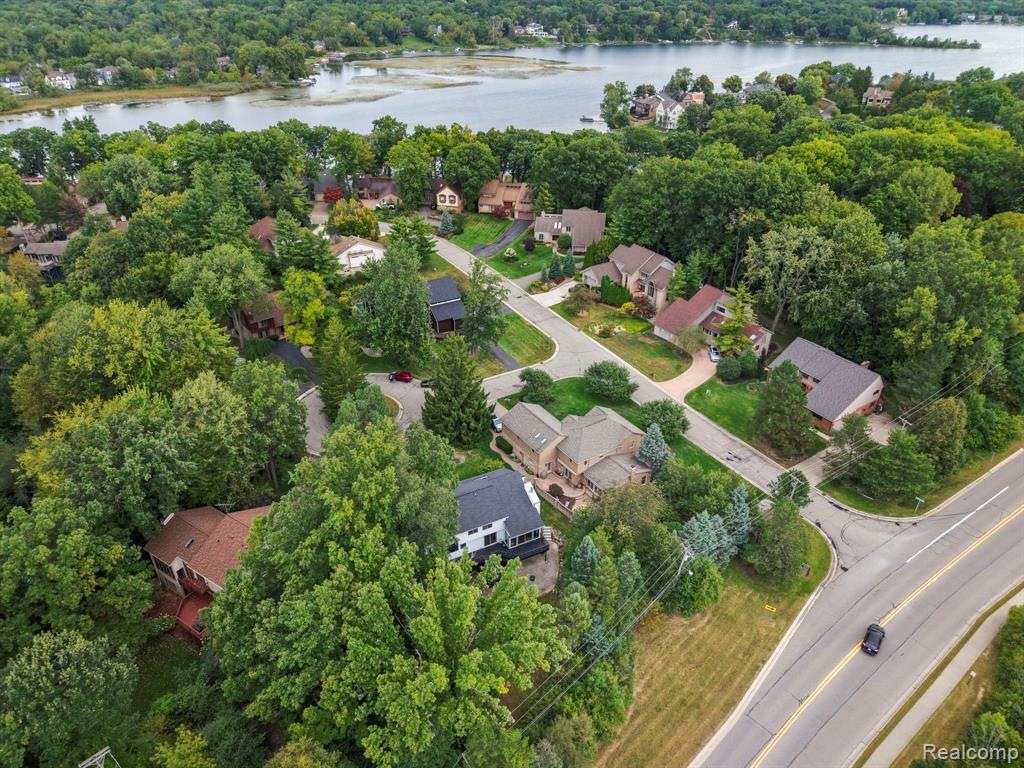 4540 Rolling Pine Court, West Bloomfield, MI 48323 — Photo 60