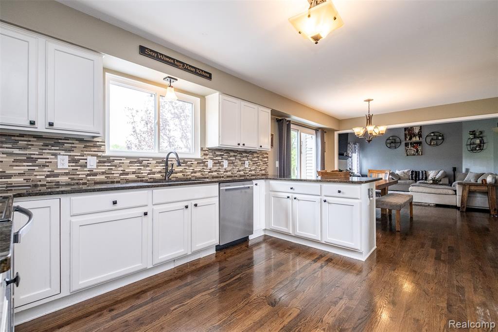 2780 Ivy Hill Drive, Commerce Twp, MI 48382 — Photo 12