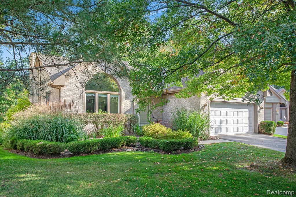 6830 Heron Point, West Bloomfield, MI 48323 — Photo 3