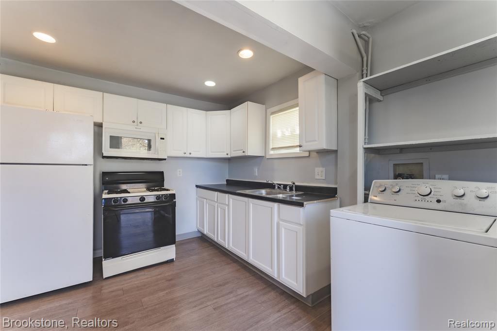 524 Luther Avenue, Pontiac, MI 48341 — Photo 5