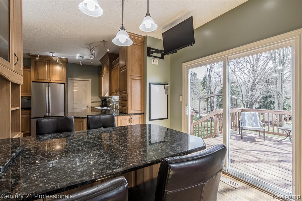 5492 E Alyssa Court, White Lake, MI 48383 — Photo 19