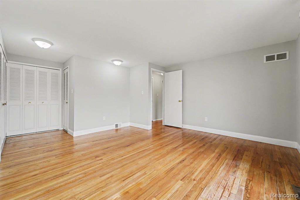8691 Kennedy Circle, Unit #4, Warren, MI 48093 — Photo 11