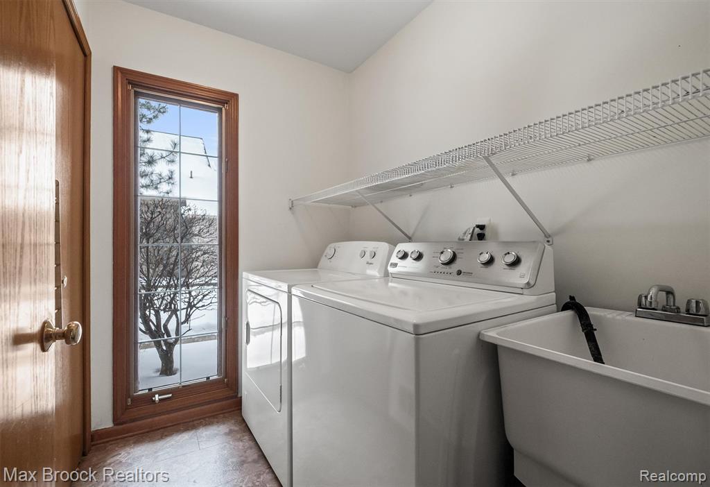 42738 Matthew Drive, 47, Sterling Heights, MI 48313 — Photo 17
