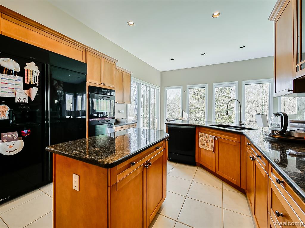 6310 Branford Drive, West Bloomfield, MI — Photo 16