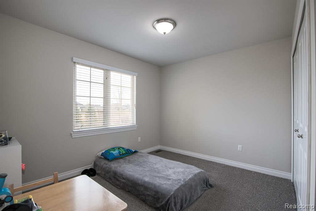832 W BAY SHORE Drive, Oxford, MI 48371 — Photo 25
