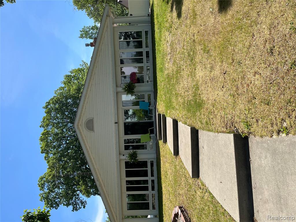 8055 Kovacs Drive, Linden, MI 48451