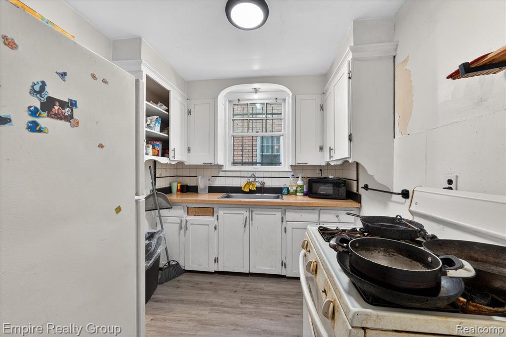 19345 Omira Street, Highland Park, MI 48203 — Photo 16