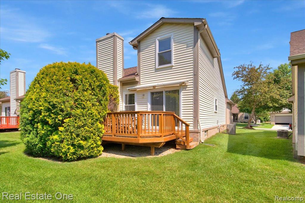 295 WINDING Brook, Commerce Twp, MI 48390 — Photo 34