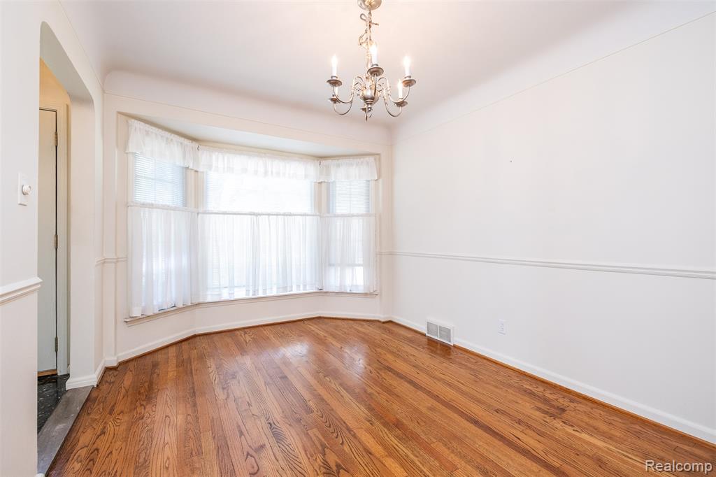 32210 Sheridan Drive, Beverly Hills, MI 48025 — Photo 8