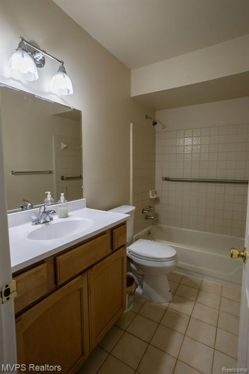 8230 CRESTVIEW Drive, A1, Sterling Heights, MI 48312 — Photo 8