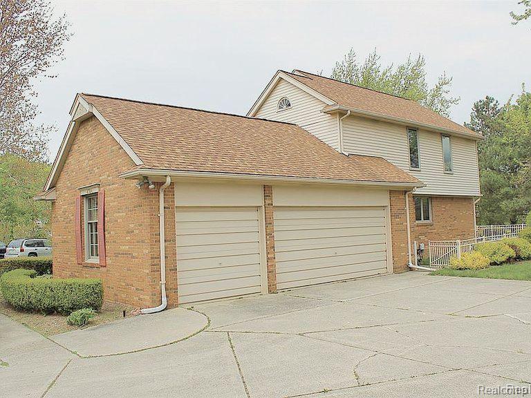 4748 TIPTON Drive, Troy, MI 48098 — Photo 4