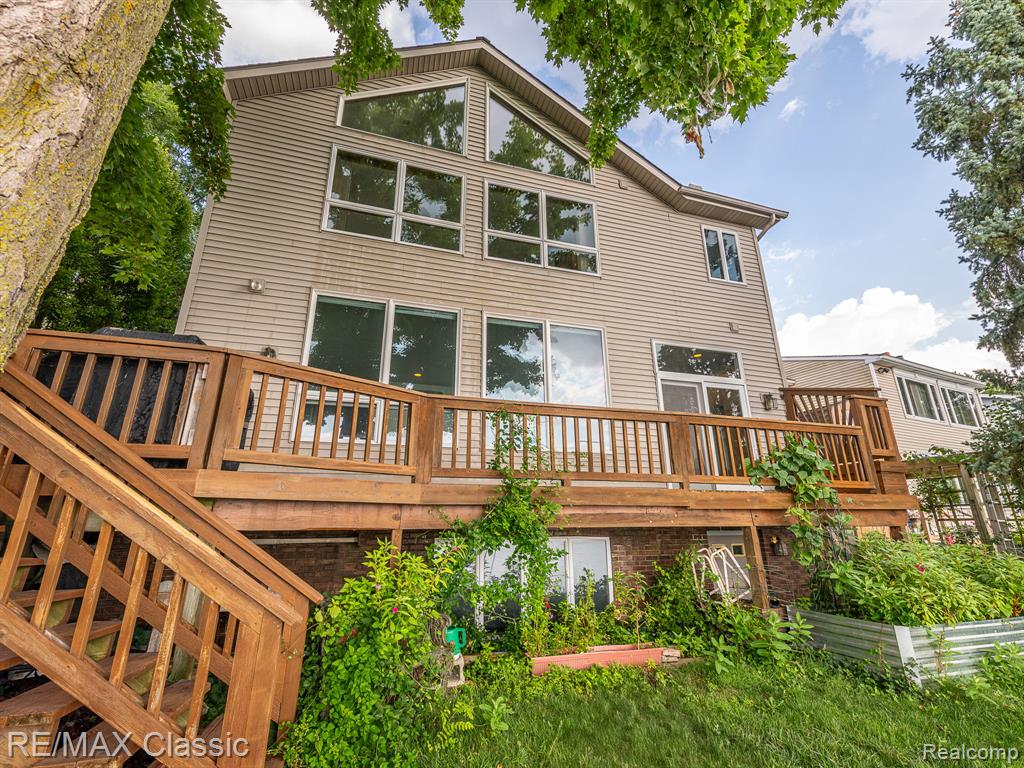 11540 E E Shore Drive, Whitmore Lake, MI 48189 — Photo 32
