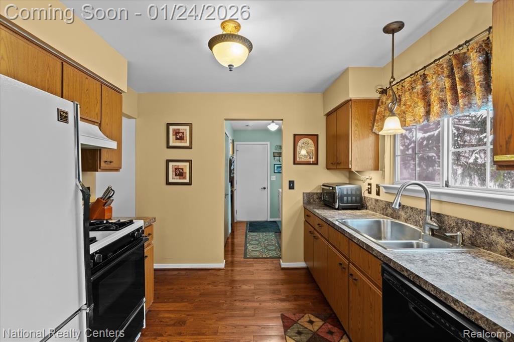 485 Winwood Circle, 115, Walled Lake, MI 48390 — Photo 21
