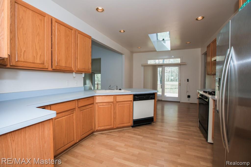 27178 John Drive, New Boston, MI 48164 — Photo 21