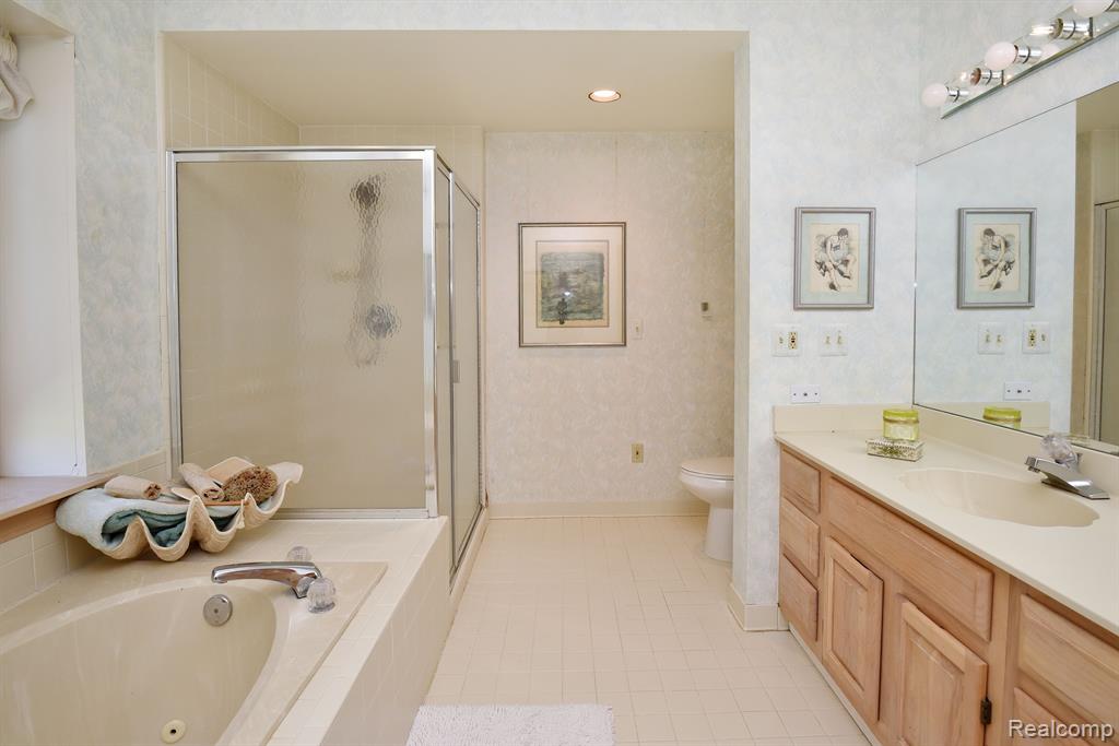 37738 AMBER Drive, Farmington Hills, MI 48331 — Photo 21