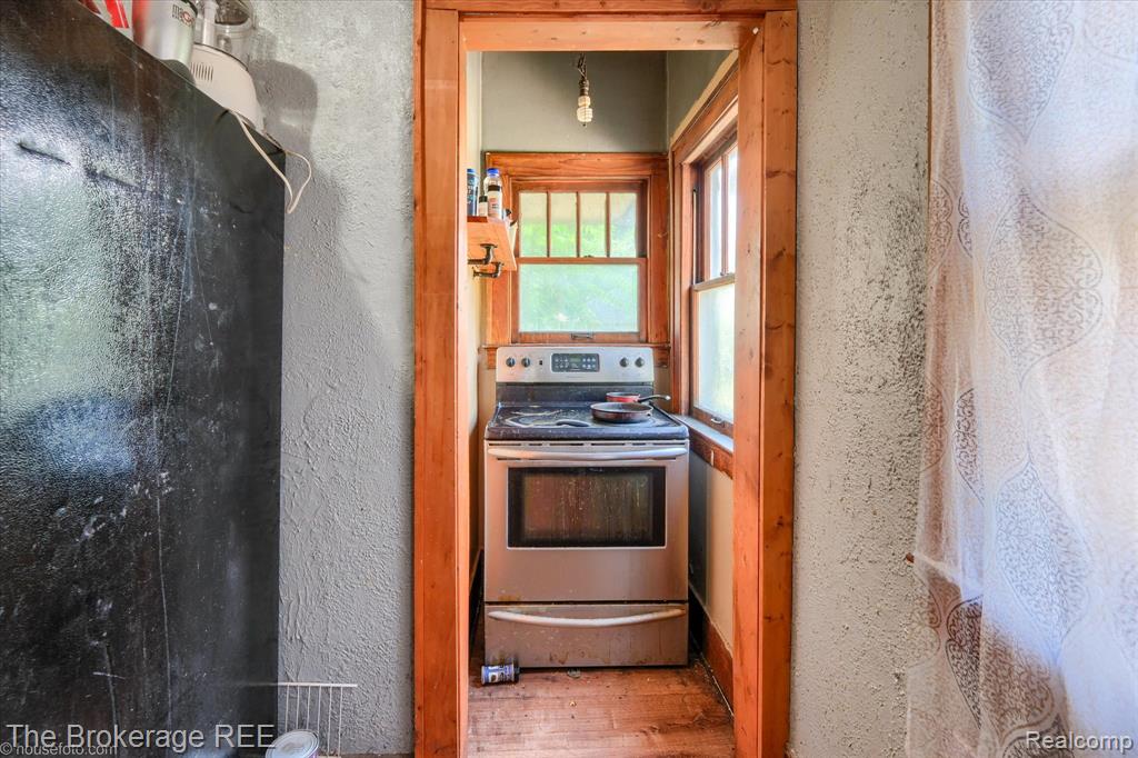 710 Pierson Street, Flint, MI 48503 — Photo 13