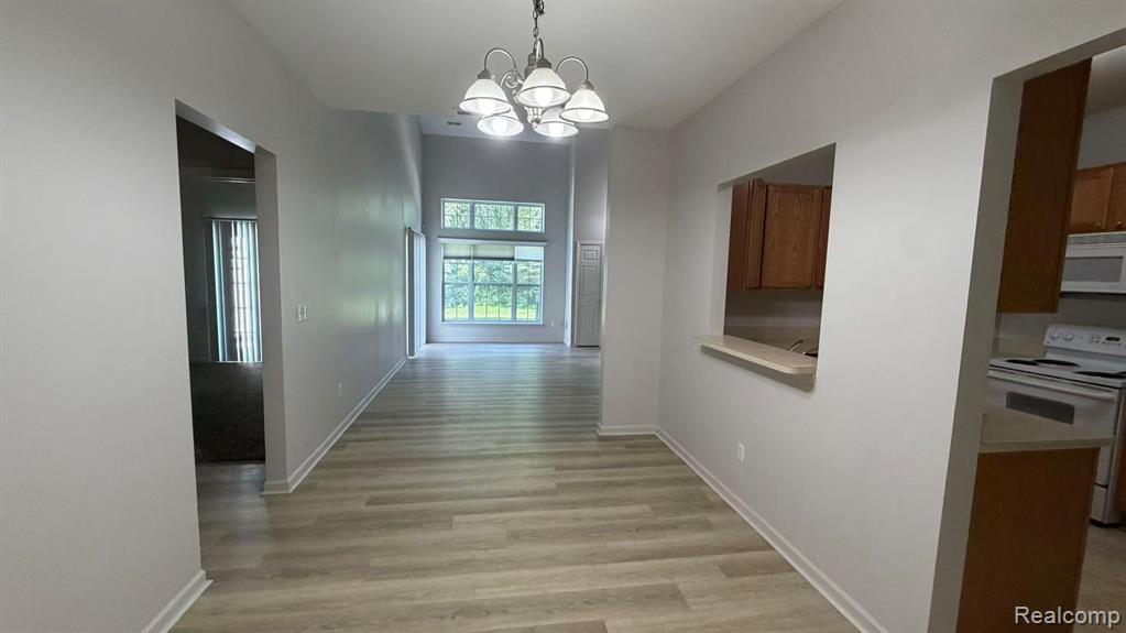 9107 Addington Drive, Walled Lake, MI 48390 — Photo 5