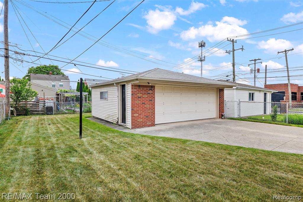 6514 Maple Street, Dearborn, MI 48126 — Photo 4