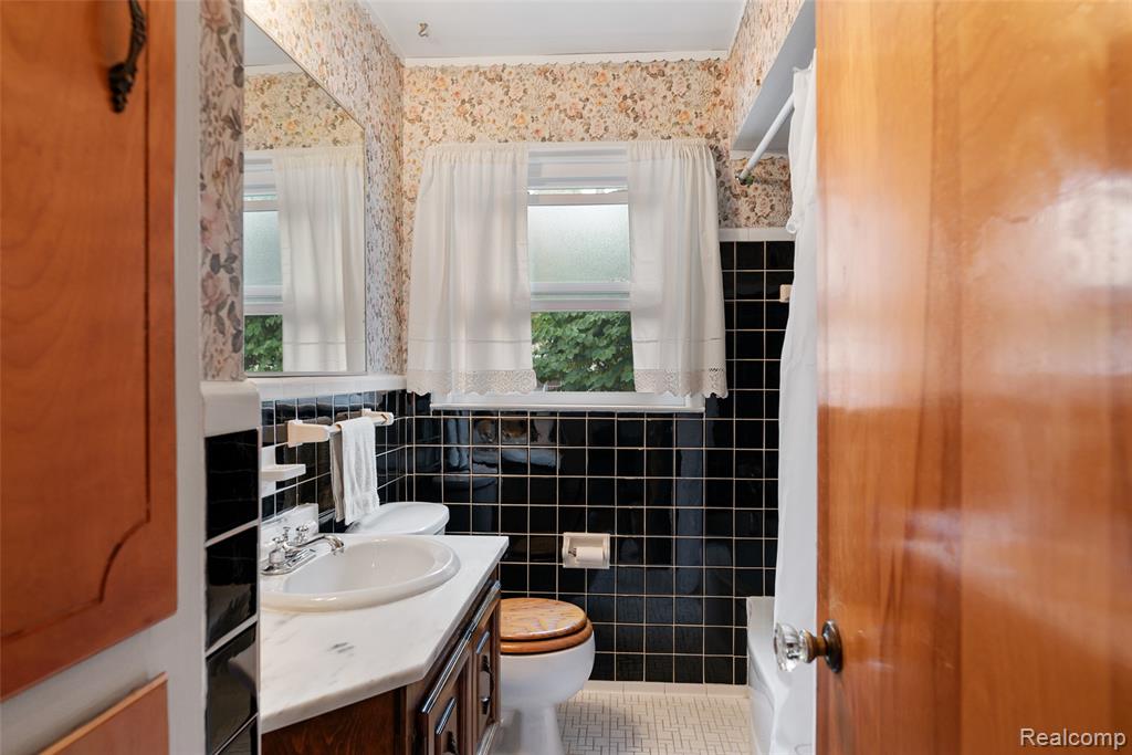6651 Cardwell Street, Garden City, MI — Photo 14