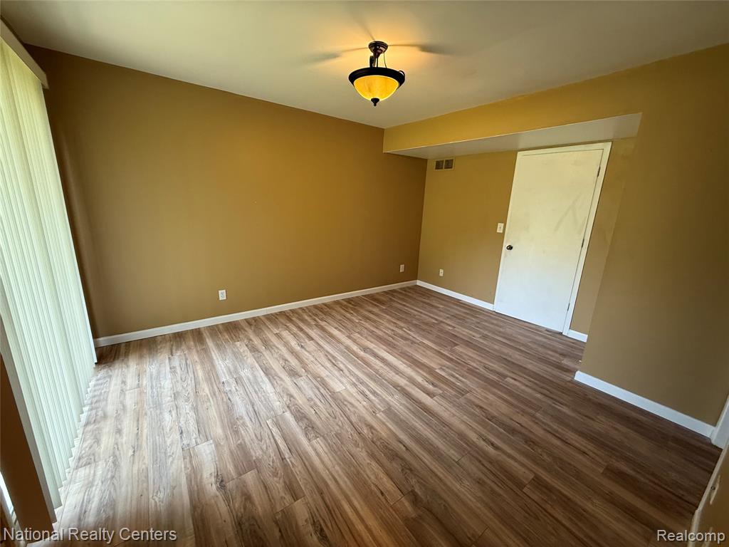 5619 Fox Hill Drive, Sterling Heights, MI 48310 — Photo 9