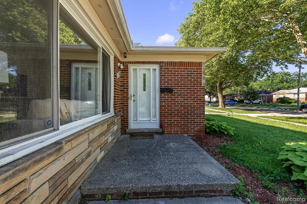 23520 Marlow Street, Oak Park, MI 48237 — Photo 4