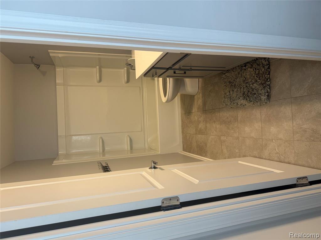 8692 Pioneer Street, 10, Washington, MI — Photo 14