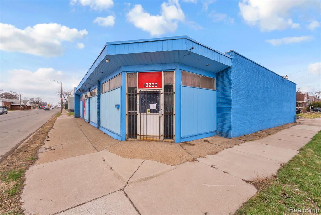 13200 Fenkell Street, Detroit, MI 48227