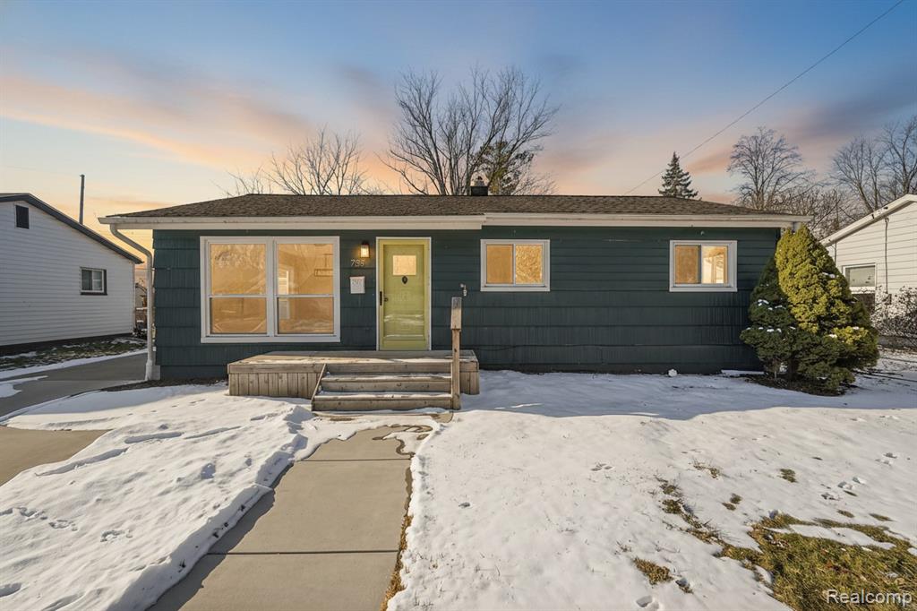 735 Elmwood Drive, Fenton, MI 48430 — Photo 37
