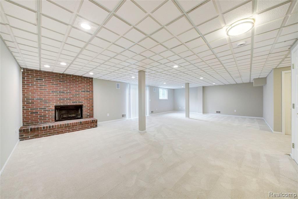 4269 Warrington Drive, Wixom, MI 48393 — Photo 34