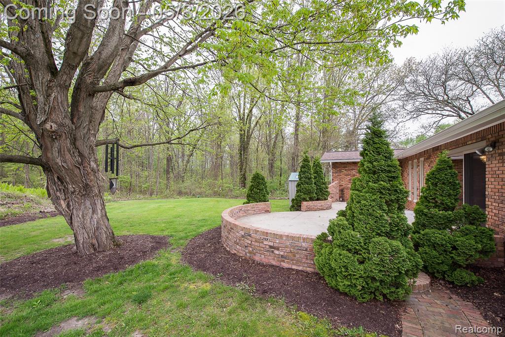 7584 Brookview Court, Brighton, MI 48116 — Photo 42
