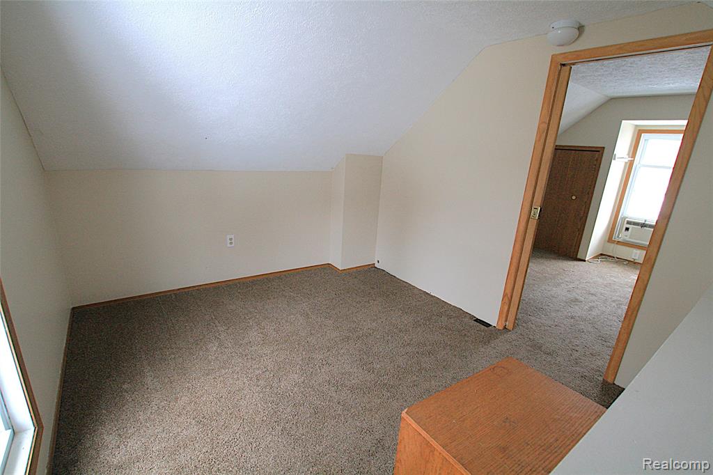 703 Queen Street, Owosso, MI 48867 — Photo 18