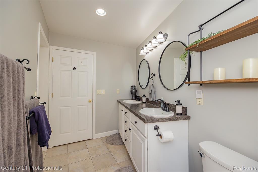 3251 Mann Road, Clarkston, MI — Photo 20