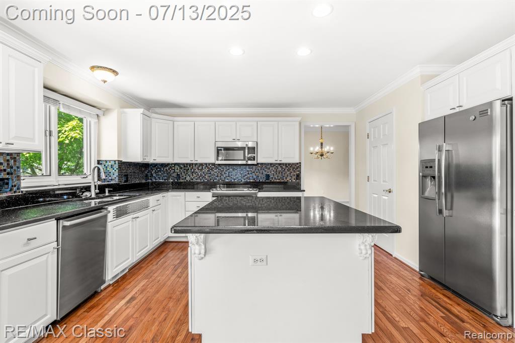 45450 Fountain View Drive, Canton, MI 48188 — Photo 17