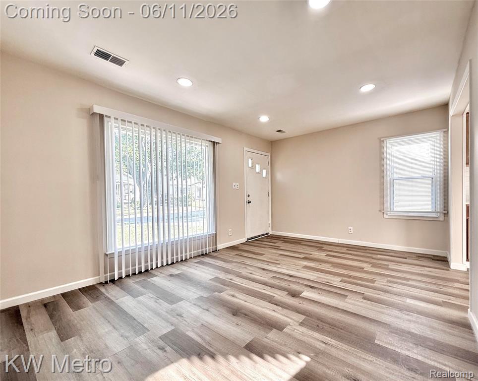 53 E Brickley Avenue, Hazel Park, MI 48030 — Photo 5