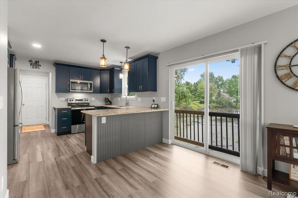 2230 Briar Ridge, Wolverine Lake, MI 48390 — Photo 11
