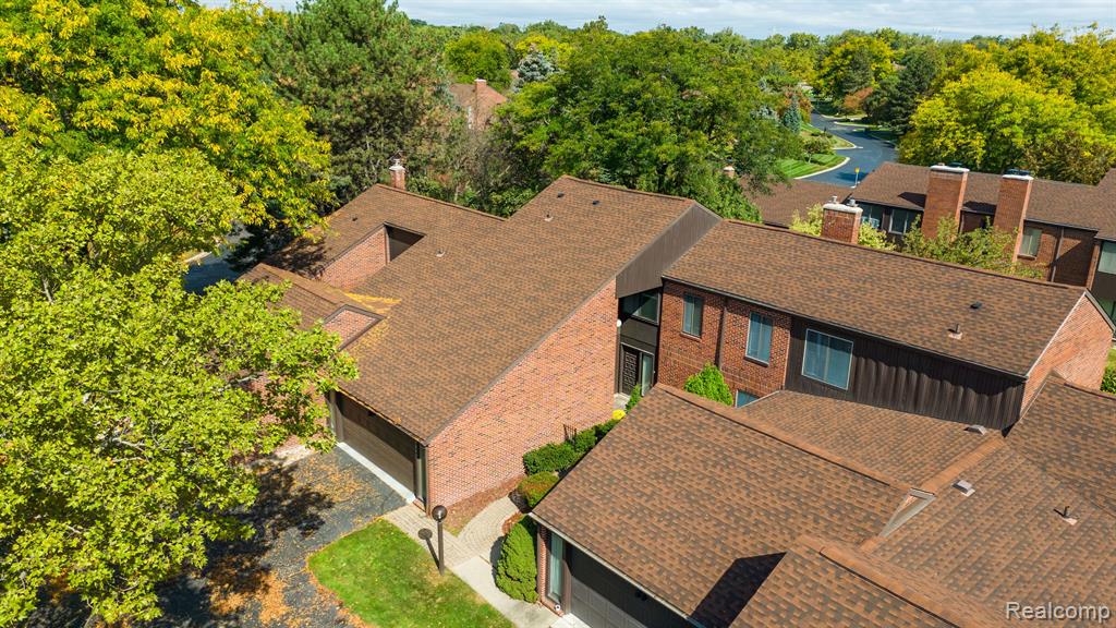 3092 LINDENWOOD Drive, Dearborn, MI 48120 — Photo 3