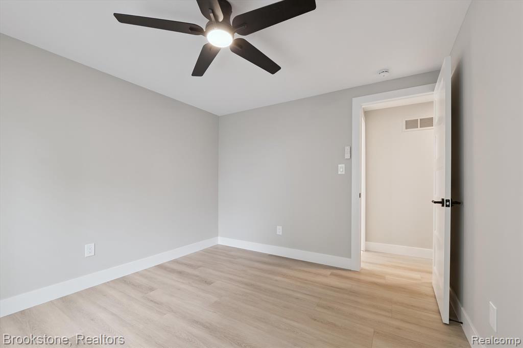8721 Kennedy Circle North, 4, Warren, MI 48093 — Photo 34