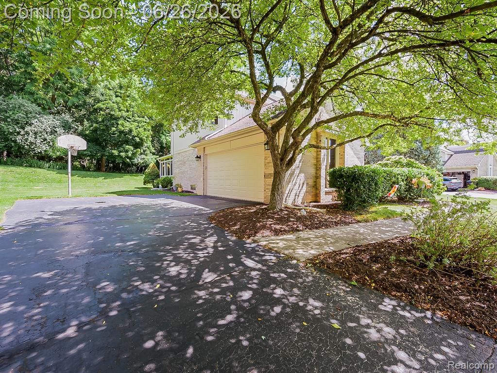 29523 Shenandoah Drive, Farmington, MI 48331 — Photo 36