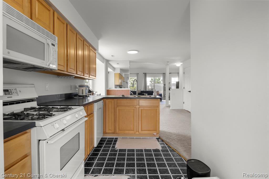 4232 MAPLE Street, Dearborn, MI 48126 — Photo 4